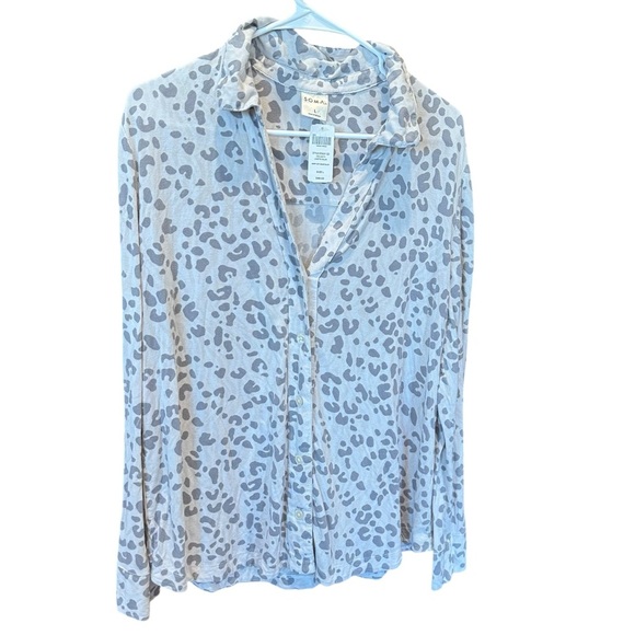 Soft Pink Leopard Print Button-Up Shirt - Picture 1 of 4